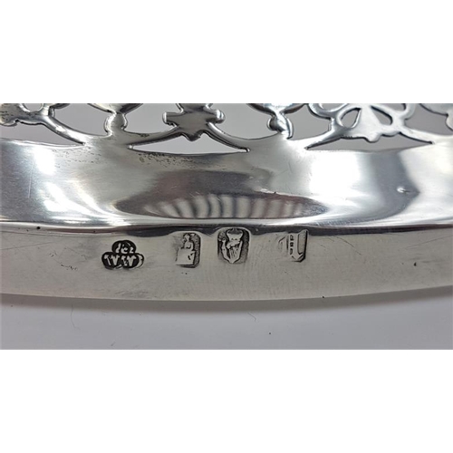 359 - Irish Silver Ring Dish, Hallmarked Dublin c.1915, by Wakeley & Wheeler, c.280grams and 21cm diameter