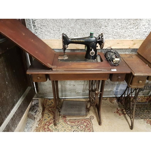 275 - Cabinet Singer Sewing Machine