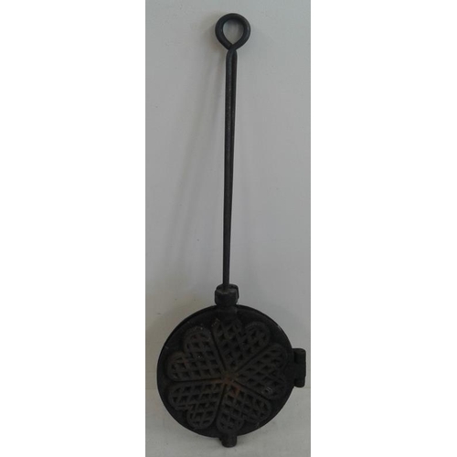 641 - Vintage Waffle Iron