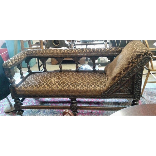 646 - Good Quality Edwardian Carved Oak Chaise Longue in the aesthetic movement style, c.6ft long