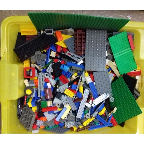 99 - Large Box of Lego Blocks/Parts/Base Plates