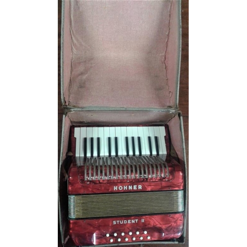 722 - Hohner Piano Accordion