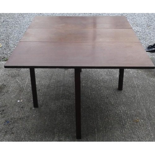 768 - Georgian Mahogany Drop Leaf Dining Table c. 1820, c.43.5 x 59in