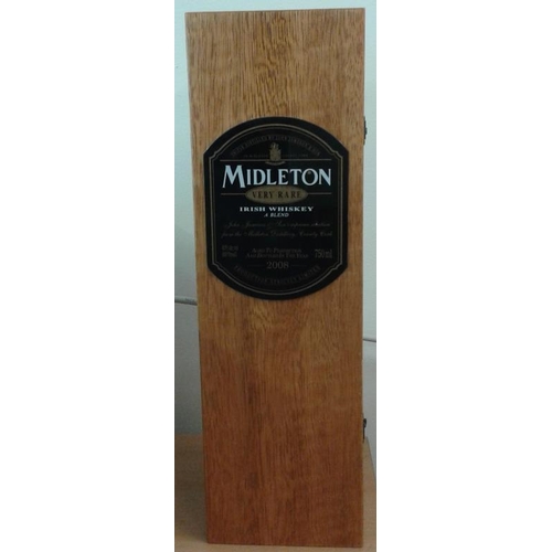 213 - Cased Bottle of Midleton 'Very Rare' Irish Whiskey 2008, complete with cert of authenticity and invi... 