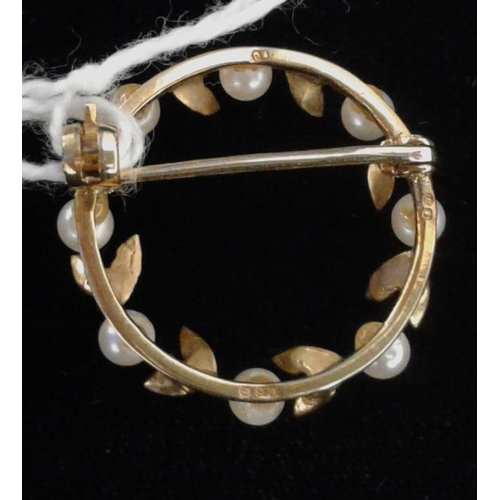 336 - 9ct Gold and Seed Pearl Brooch, c.2.5grams, c.2.5cm diam