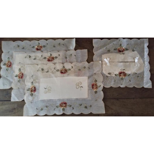 399 - 5 pieces of  Hand Embroidered Vintage Fine Organza Tableware with gold braid stitch work & pink flor... 