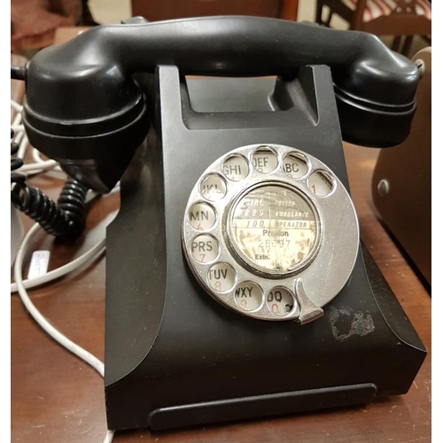 712 - Vintage Black Bakelite Telephone