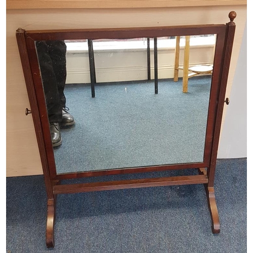 109 - Edwardian Mahogany Vanity Mirror (24 x 27in) and a Pine Washstand (16.5 x 37in) (2)