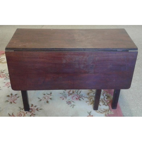 653 - Georgian Mahogany Drop Leaf Table - c. 42 x 50ins