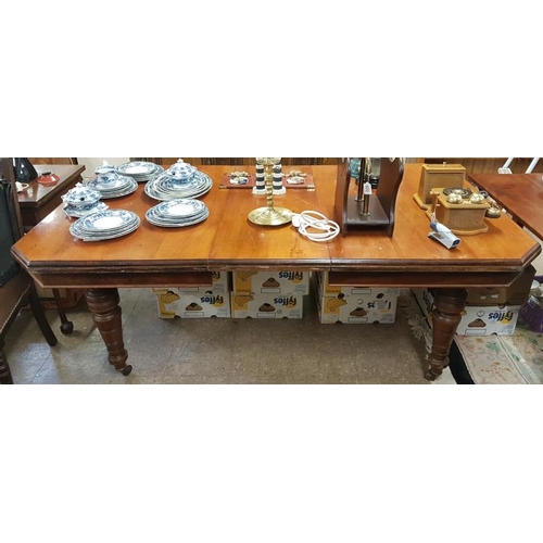 609 - Edwardian Mahogany Extending Dining Table with  one spare leaf and winding handle (c.75 x 57in)