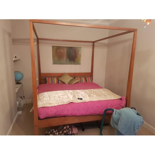 20 - Four Poster Bed - 6ft