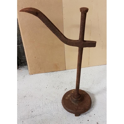 75 - Farrier's Travelling Anvil/Stand, c.27.5in tall