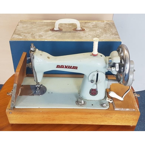 84 - Novum Manual Sewing Machine