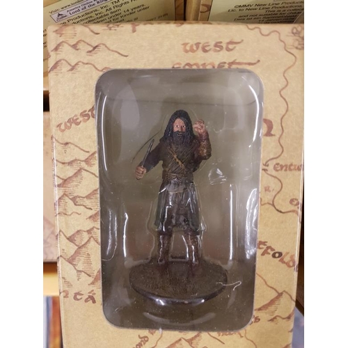 114 - Collection of Lord of the Rings Collector's Models, hand painted scale replicas with original magazi... 