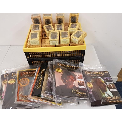 114 - Collection of Lord of the Rings Collector's Models, hand painted scale replicas with original magazi... 