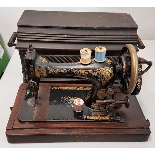 592 - Vintage Singer Sewing Machine