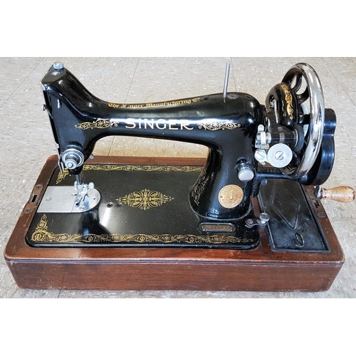 380 - Vintage Singer Table Top Sewing Machine