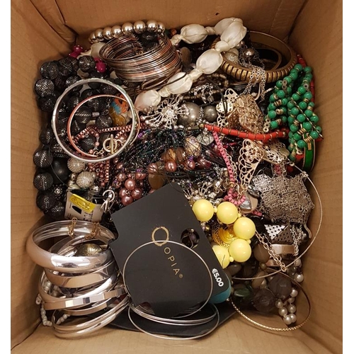 19 - Large Collection of Costume Jewellery