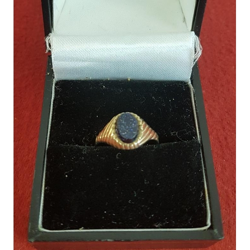 542 - 9ct Gold Ring with Blue Stone