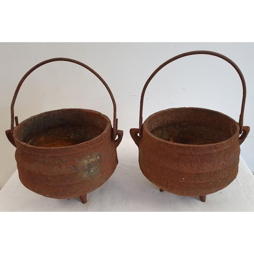 52 - Neat Pair of Cast Iron Skillet Pots, c.6.5in tall