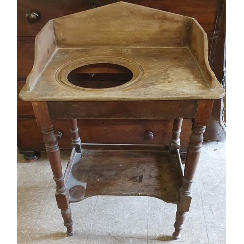 156 - Georgian Mahogany Washstand with three quarter gallery, c.26in wide