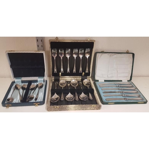 299 - Collection of Boxed Cutlery to include tea knives, teaspoons and fruit set