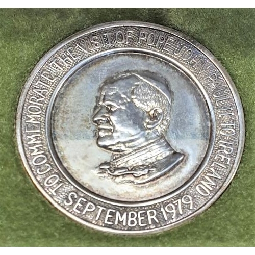 176 - Irish Silver Coin/Medal Commemorating the Visit of Pope John Paul II to Ireland September 1979, reve... 