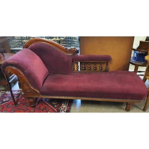 468 - Carved Victorian Mahogany Chaise Longue, c.6ft