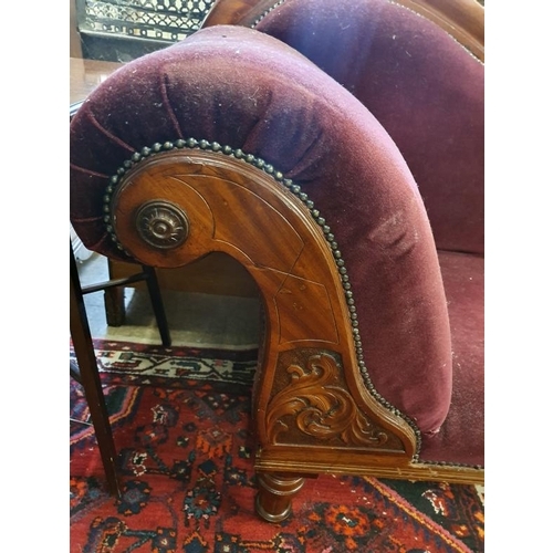 58 - Carved Victorian Mahogany Chaise Longue, c.6ft