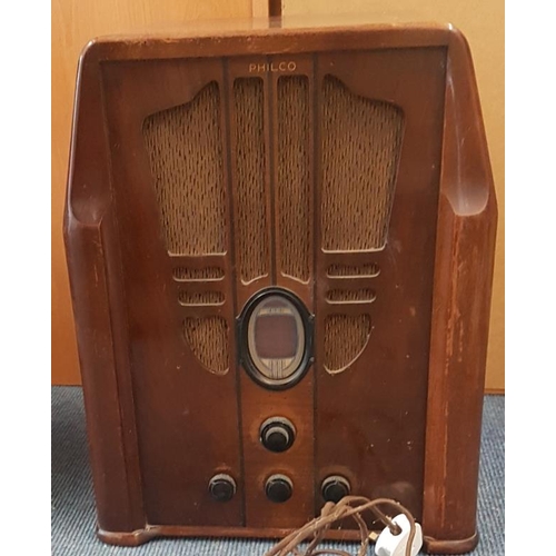 102 - Old Philco Radio - c. 19 x 15 x 11.5ins
