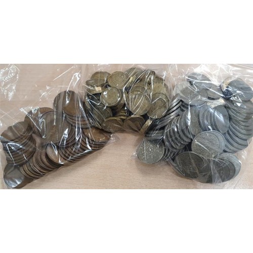 165 - Quantity of English Coinage - Pennies c.500grams, Three Pence Pieces c.570 grams and Two Shillings/1... 