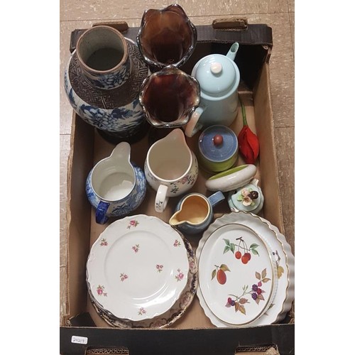 562 - Box of Various Ceramics