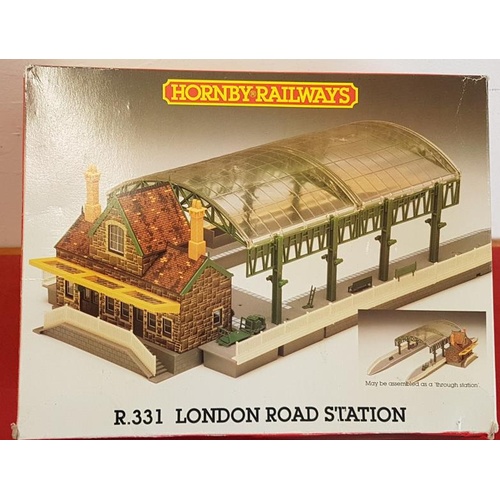 87 - Hornby R.331 London Road Station (boxed and complete)