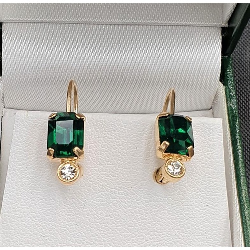 81 - Pair of Costume Jewellery Earrings - Green Stone