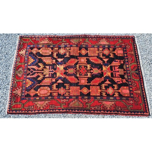 372 - Good Persian Handmade Wool Rug - 155 x 111cm - High pile