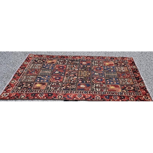 376 - Hand made Persian Wool Rug (Iranian) - 282 x 186cm