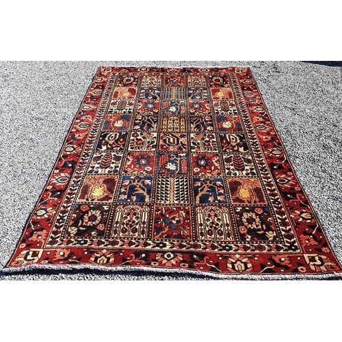 376 - Hand made Persian Wool Rug (Iranian) - 282 x 186cm