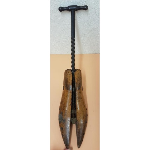 75 - Early 20th Century Shoe Stretcher in working condition