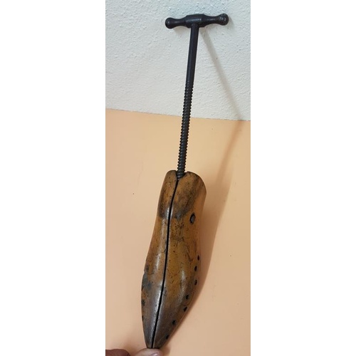 75 - Early 20th Century Shoe Stretcher in working condition