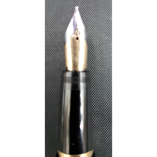 96 - Vintage Waterman Super Six Fountain Pen - 14ct Gold Nib