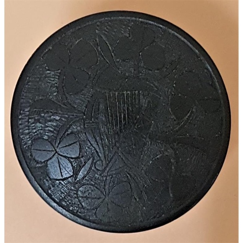 104 - 19th Century Irish Bob Oak Pin or Pill Box. 5cm diameter, 3cm high
