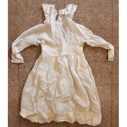 109 - Early 20th Century silk and lace girl's dress