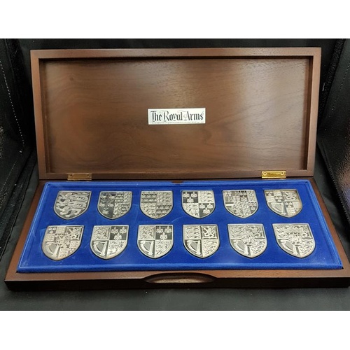 117 - The Royal Crown - Set of Twelve Silver Shields - Silver Jubilee 1977 - Each shield weighs 48 grams o... 
