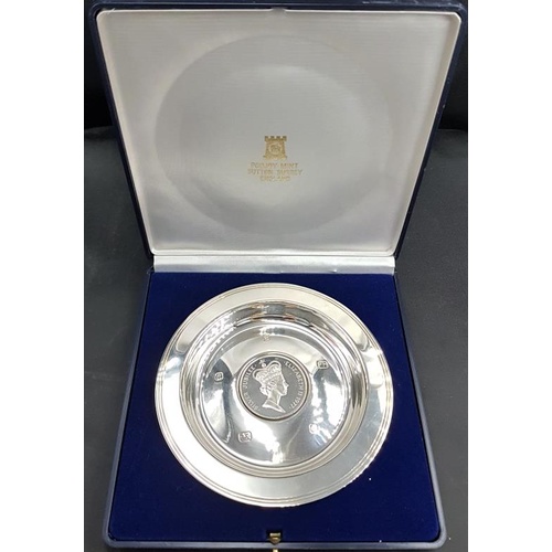 147 - Royal Silver Plate- Silver Jubilee 1977 in Presentation Case -114 grams 925 Silver - 13cm Diameter