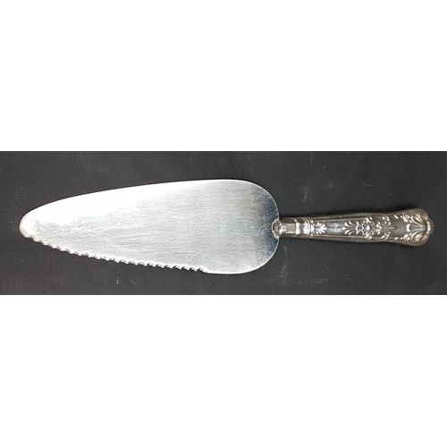 166 - King's Pattern Pie Lifter with Silver Handle. - 71 grams