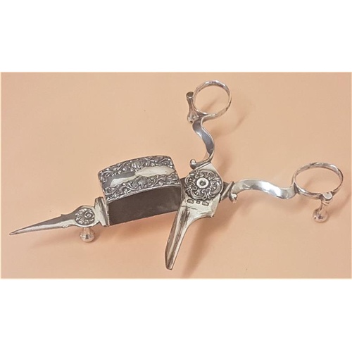 176 - 19th Century Silver Plated Candle Trimmer and Snuffer. Silver plating in good condition (clean). Siz... 