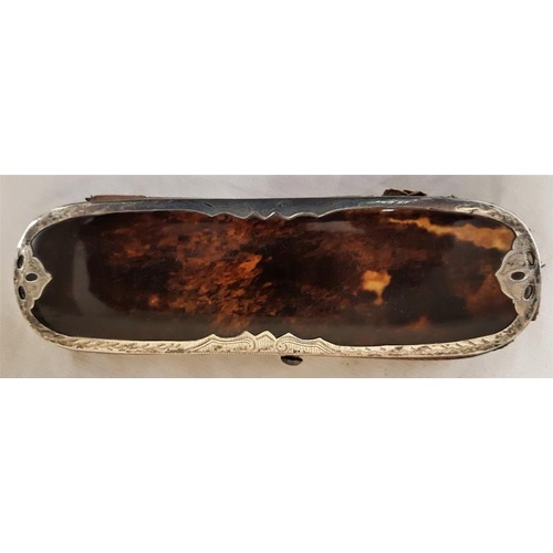 182 - Late 18th/Early 19th Century Silver and Tortoise Shell Spectacles Case - interior silk and snakeskin... 