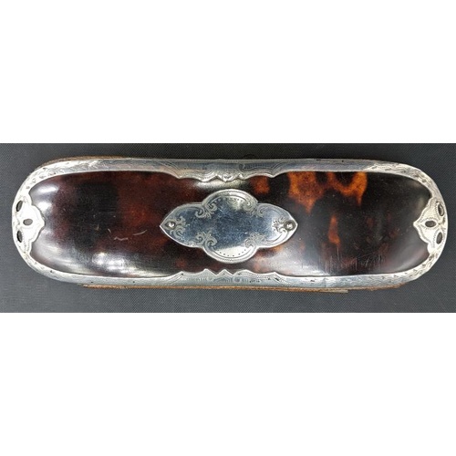 182 - Late 18th/Early 19th Century Silver and Tortoise Shell Spectacles Case - interior silk and snakeskin... 