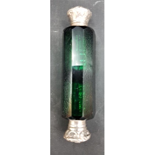 190 - Late 19th Century Double Ended Silver and Green Glass Scent Bottle (tested silver) - 10cm