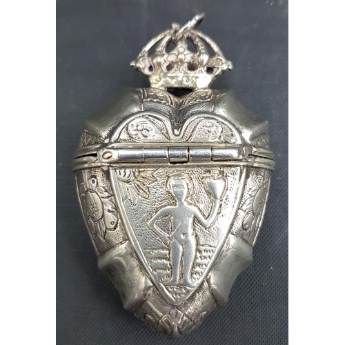 192 - Very interesting 18th/19th Century Silver Vinaigrette in the form of a Crowned Sacred Heart. The dec... 